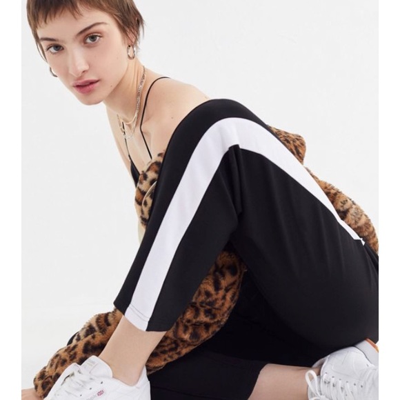 NEW✨UO Track Pants✨ - Picture 2 of 4